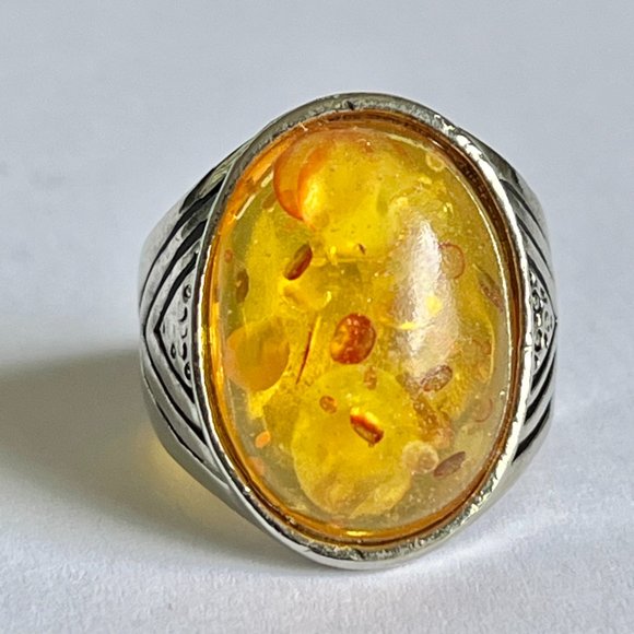 Vintage Honey Amber Cocktail Ring Size 8 Yellow Simulated Acrylic Silver Plated - Picture 1 of 11